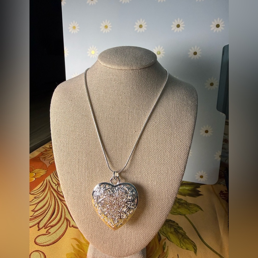 Silver Heart Pendant Necklace